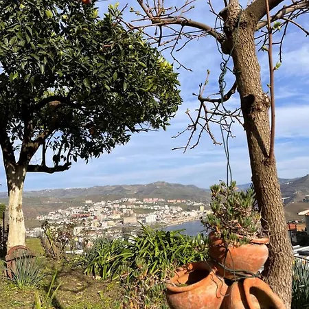 Casa De Sergude بيت للعطل