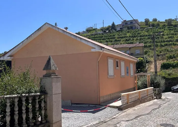 Casa De Sergude Feriehus *